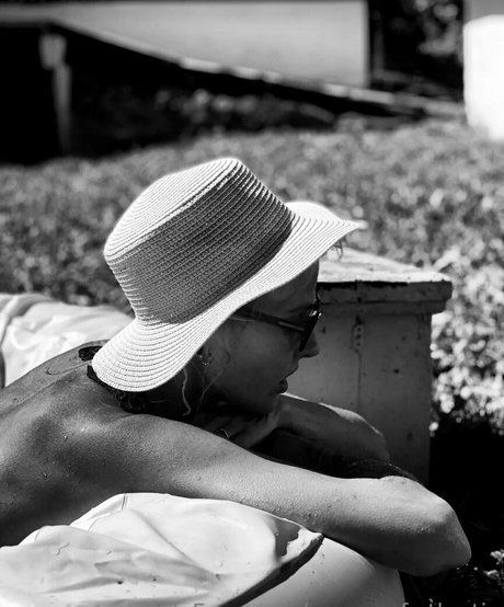 asian tranny onlyfans pornographic image