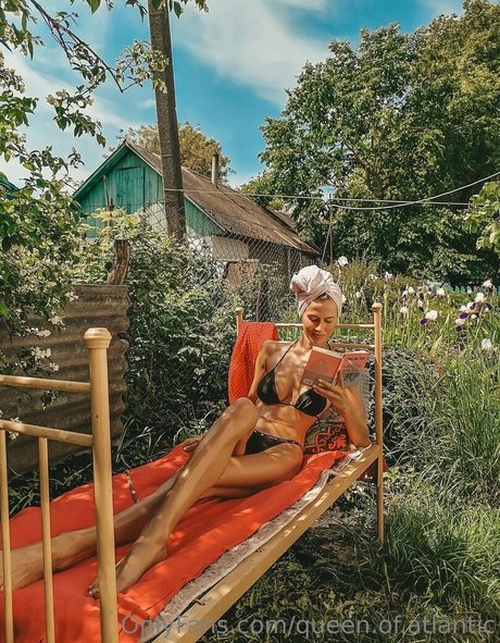 queen of atlantic nudes star img