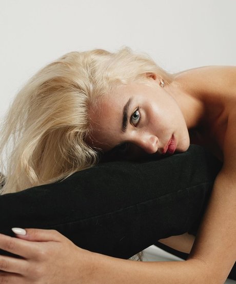 Emily Rinchita model hot gallery