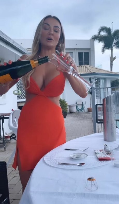 Brooke Evers sexy pornstar gallery