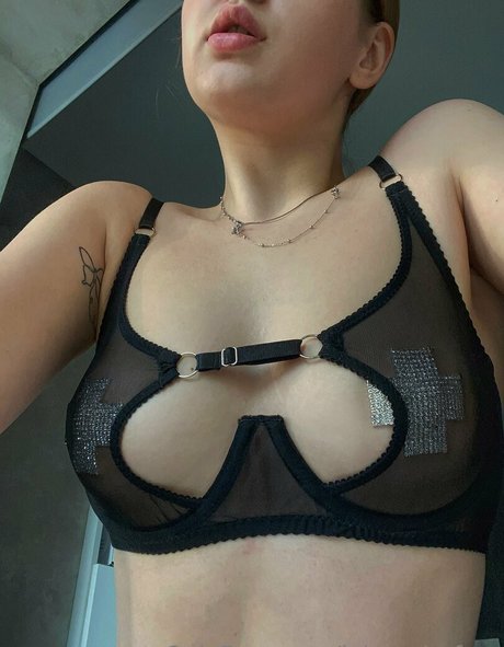 lolataylorfree star top photo