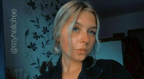 lolataylorfree sexy model images