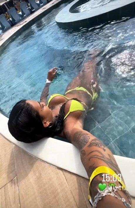 Aryadne Abranches model art img