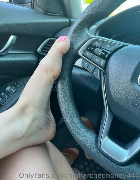 higharchedhoney444 model naked pictures