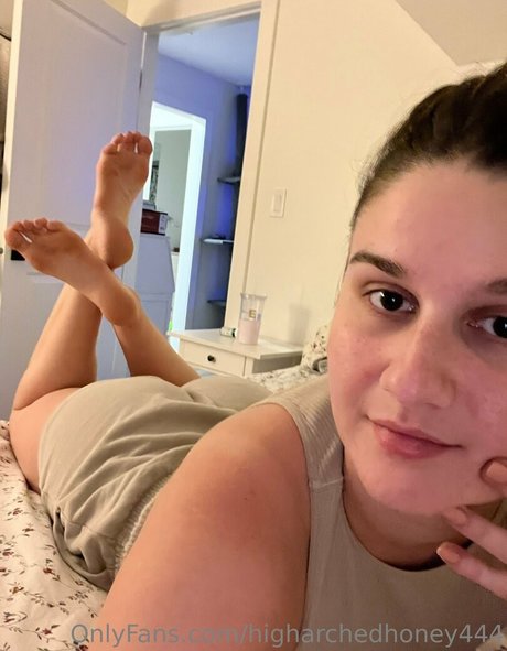 higharchedhoney444 high quality actress picture