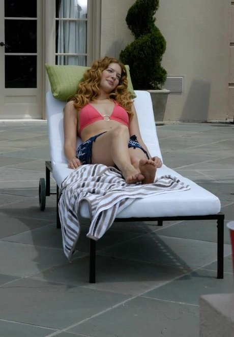 Rachelle Lefevre naked actress picture