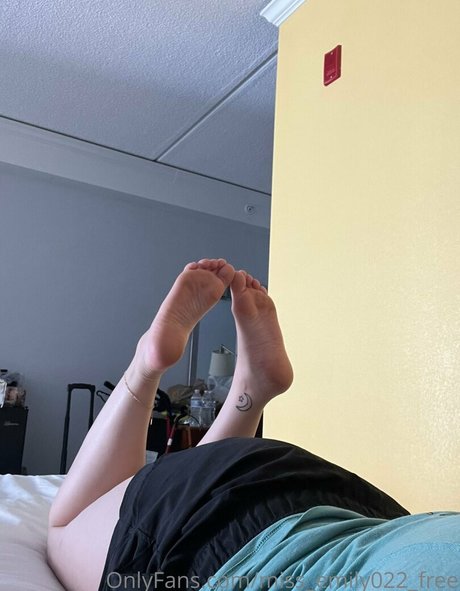 miss emily022 free actress photos