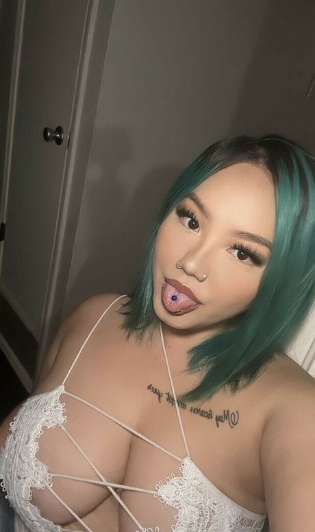 Valentine Thao nudes actress pictures