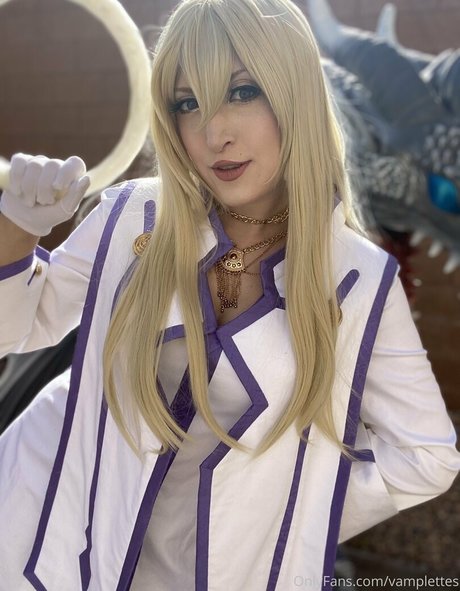 vamplettes nudes actress pics