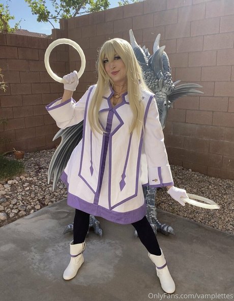 vamplettes model hot pic