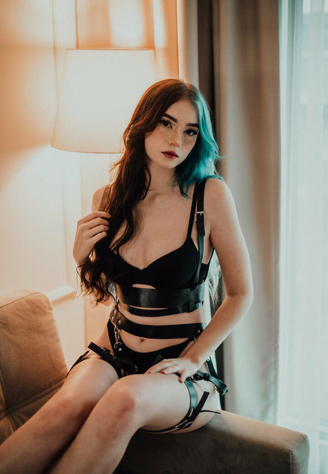 angelahalee perfect model images