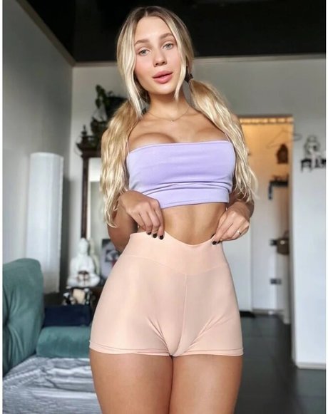 supersofi art star pic