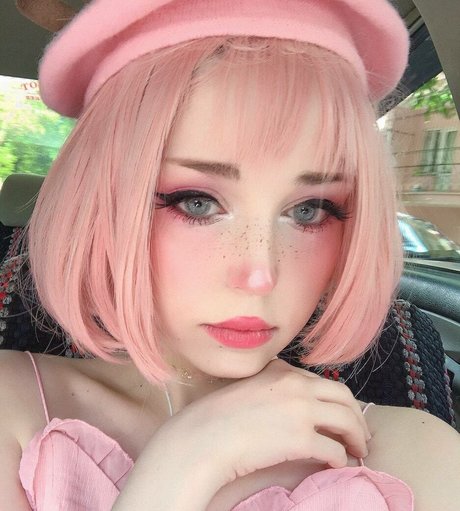 Anzujaamu art model pictures