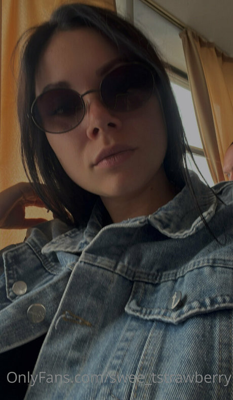swee tstrawberry pornstar naked photo