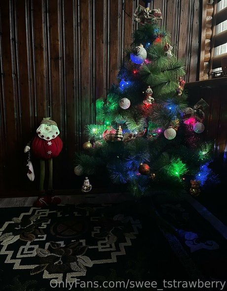 swee tstrawberry nude model gallery