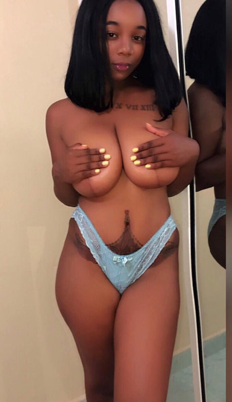 Kiky Rucker star free photos