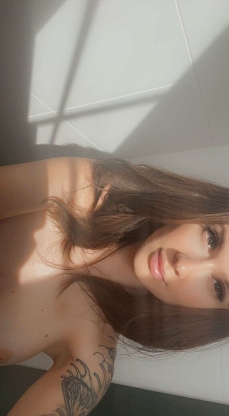 elitaopsfree nude model picture