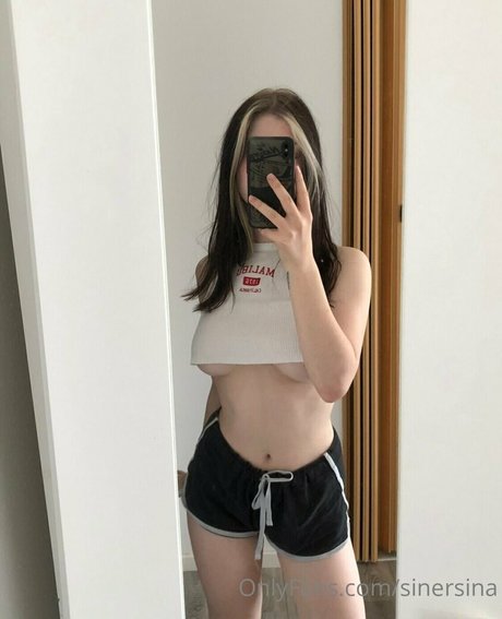 sinersina free model pics