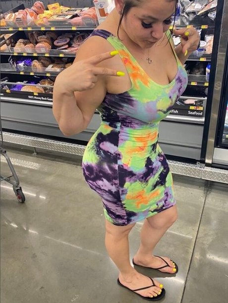 Bad Mom In Real Estate model pornographic picture