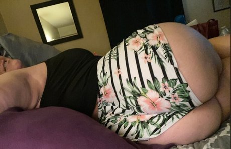 Bad Mom In Real Estate hd model gallery