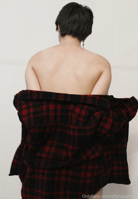 officialwybielo nude star img