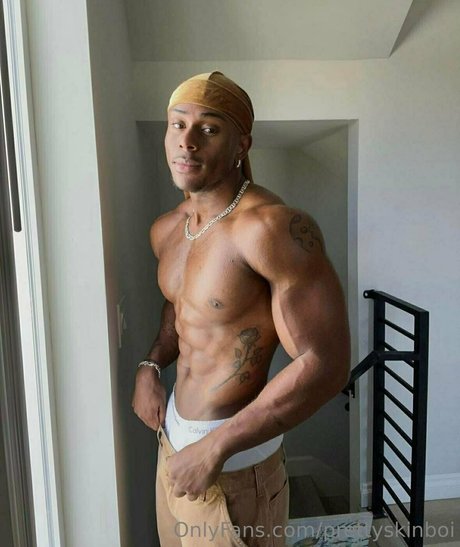 prettyskinboi art star pic