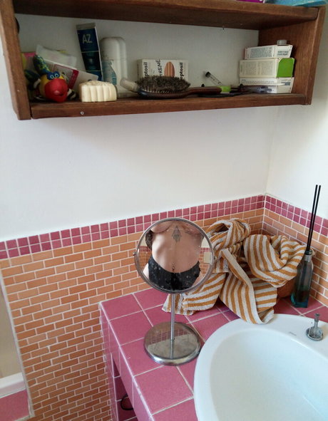 alice inwonderland96 pretty model img