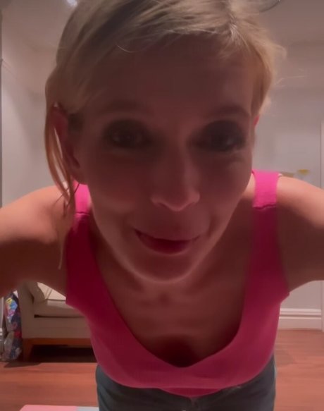 Rachel Riley best star picture