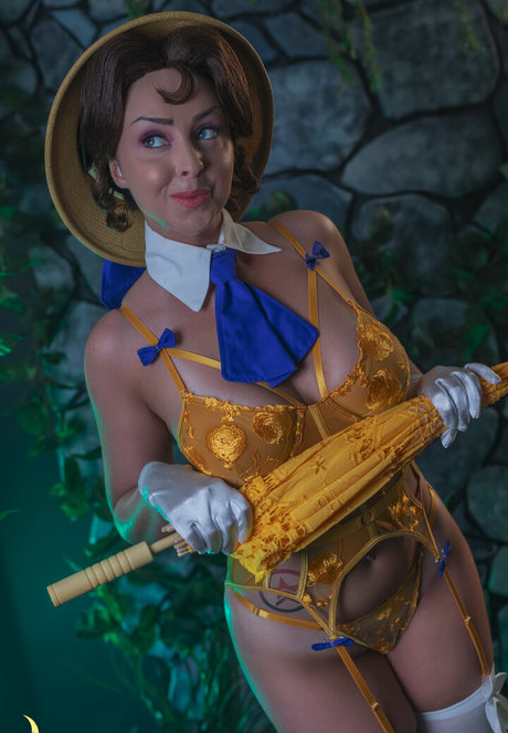 LunaRaeCosplay erotic pornstar image