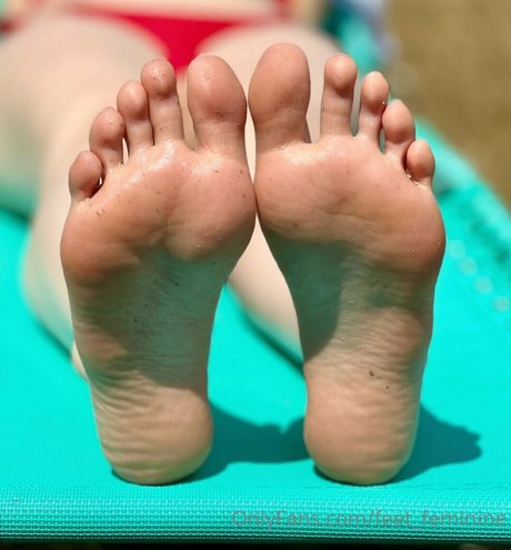 feet feminine star hd archive