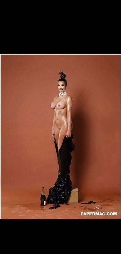 female popular onlyfans hot nude pic