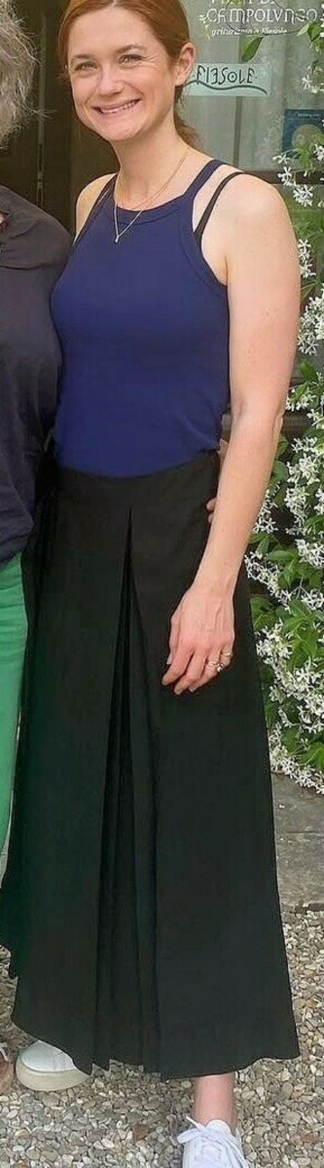 Bonnie Wright sexy actress photos