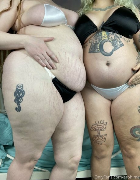 erohime beautiful model image