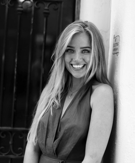 Eva Vlaardingerbroek pornstar exclusive pictures