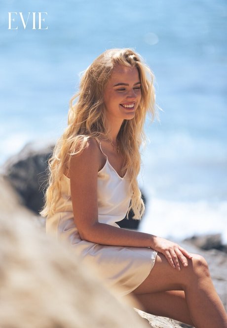 Eva Vlaardingerbroek pornstar naked images