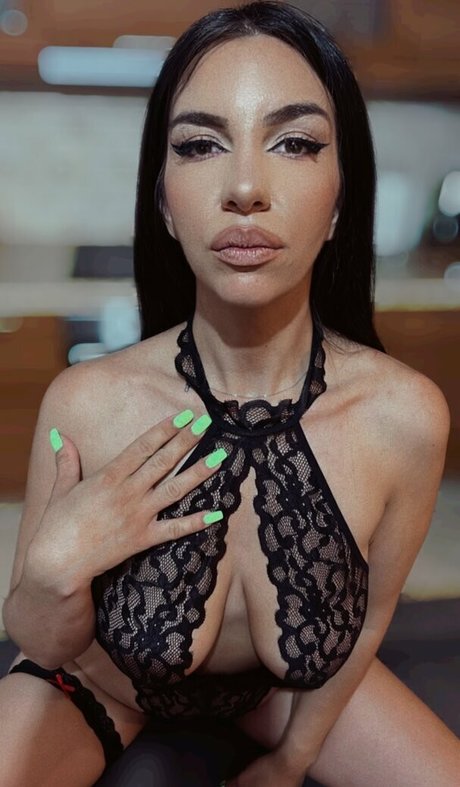 TitiTitaki star sexy gallery