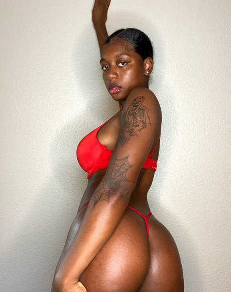 Synbody porn model pics