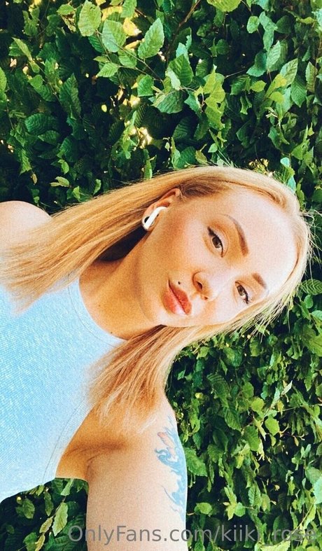 young onlyfans hot naked photo