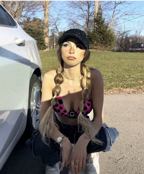 aliaremyinitials hot pornstar pictures