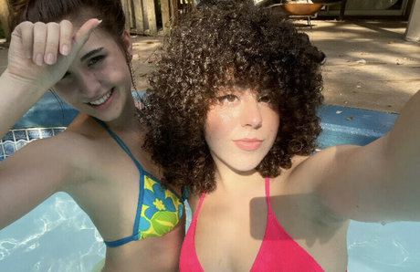 Blossom In The Moonlight model top img