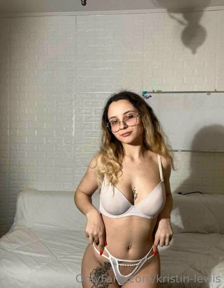 kristin lewis model hot image