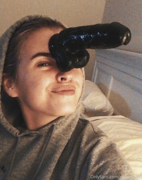 Aubrey Casey sexy model pic