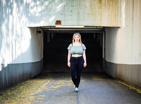 Laura Katz pretty actress pics