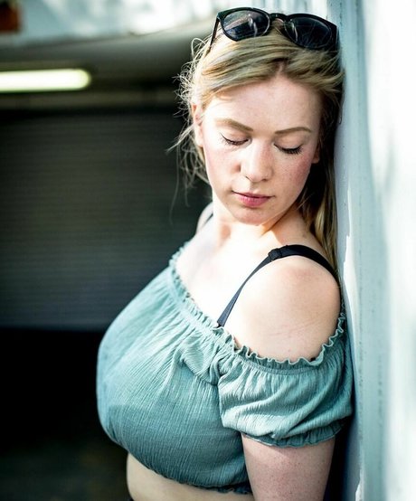 Laura Katz sex actress img