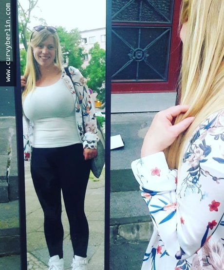 Laura Katz nice pornstar pic