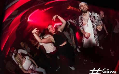 arab curvy onlyfans hot gallery