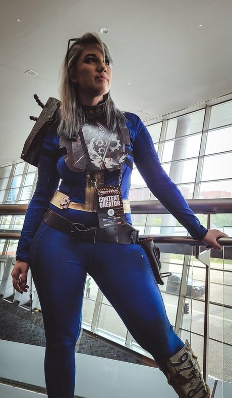 IceRocker model naked pictures