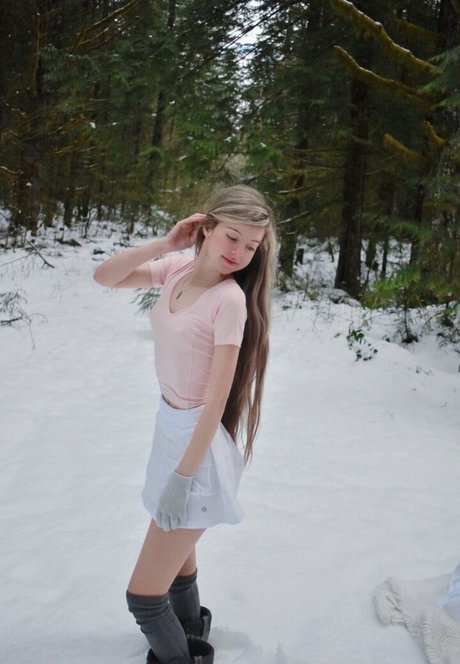 x snowie x free model gallery