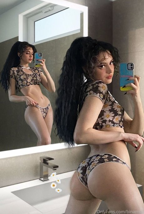 Mina Bell pornographic model img