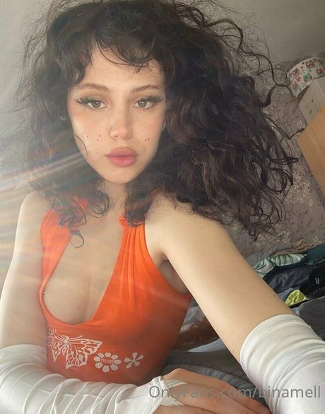 Mina Bell adult actress image